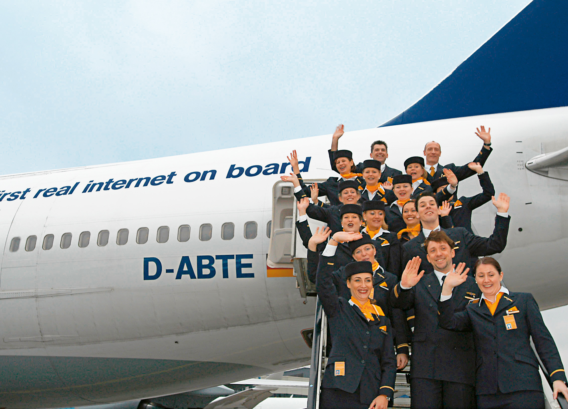 The first intercontinental aircraft with broadband Internet access on board, a Lufthansa Boeing B747-400.
