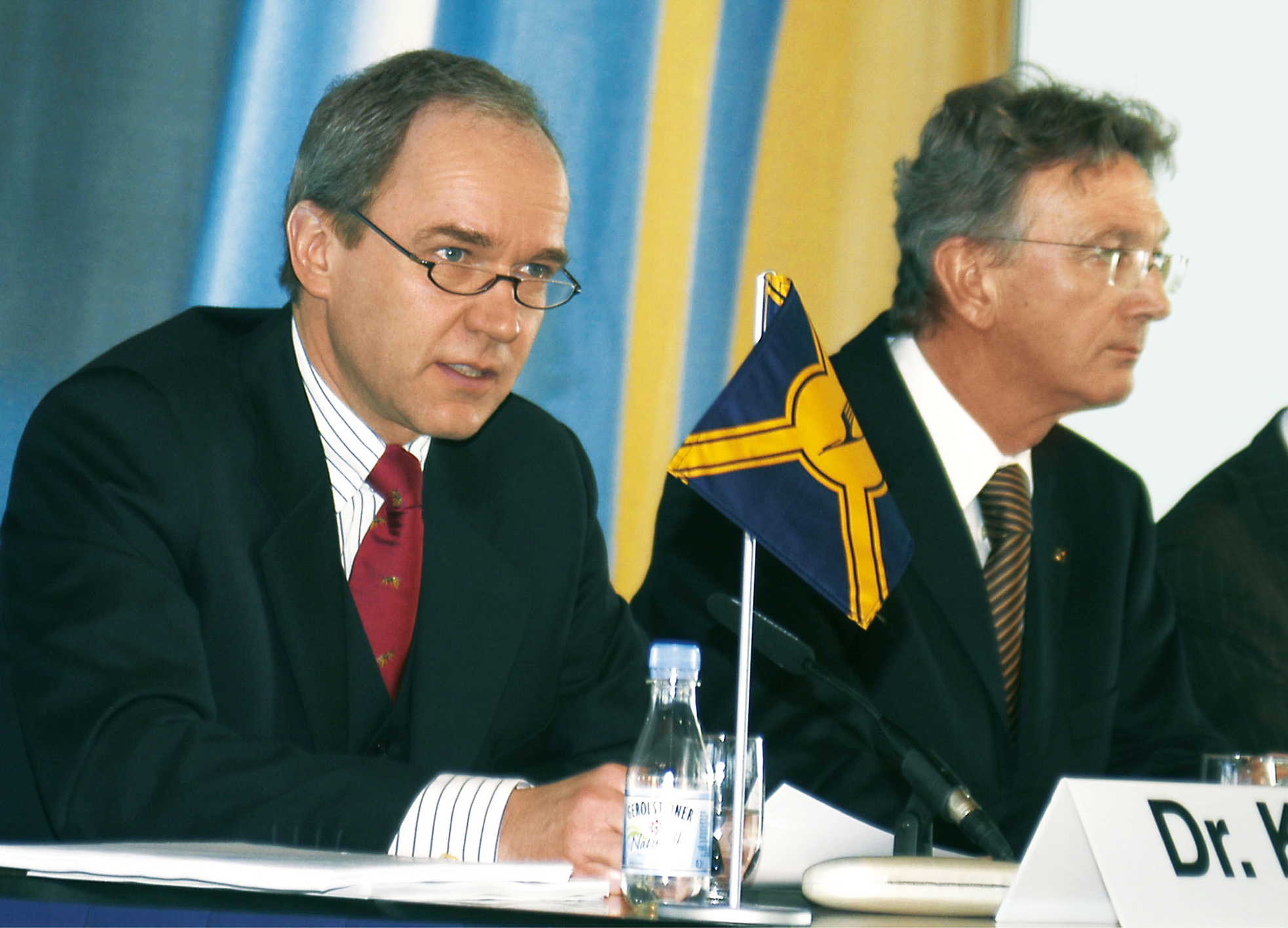 Press conference for the presentation of the annual financial statements of Deutsche Lufthansa AG on March 22, 2003 in Munich: Dr. Karl-Ludwig Kley and Wolfgang Mayrhuber.