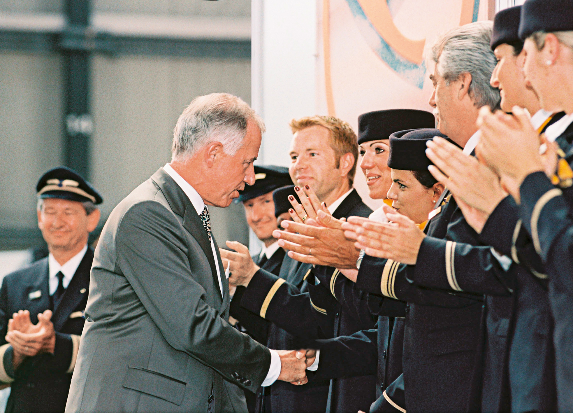 Jürgen Weber saying goodbye to Lufthansa employees.