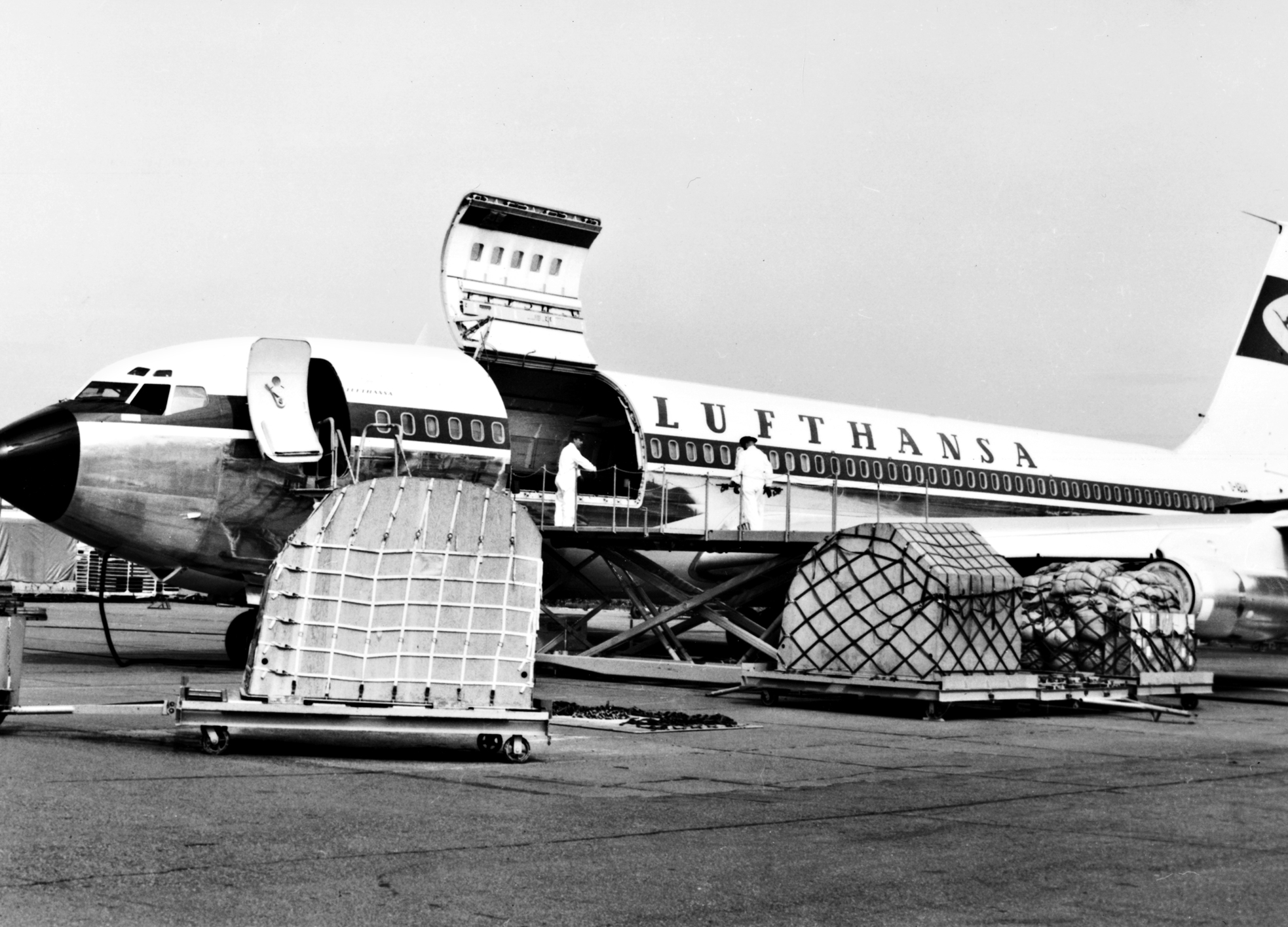 Igloos and pallets made better use of the aircraft's cargo spaces, and cut loading and unloading times significantly.