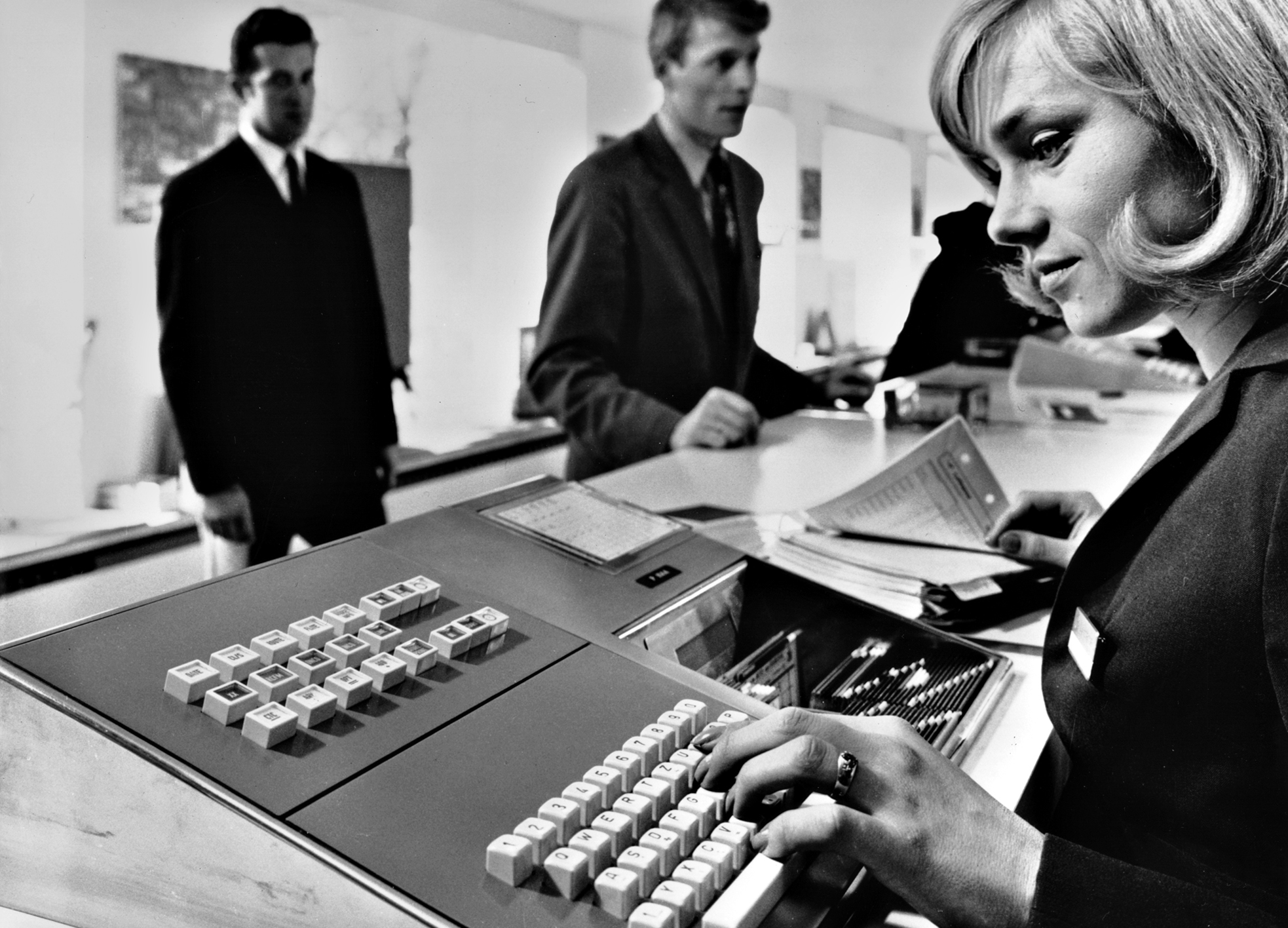 On March 1, 1967, Lufthansa inaugurated its first electronic reservations system.
