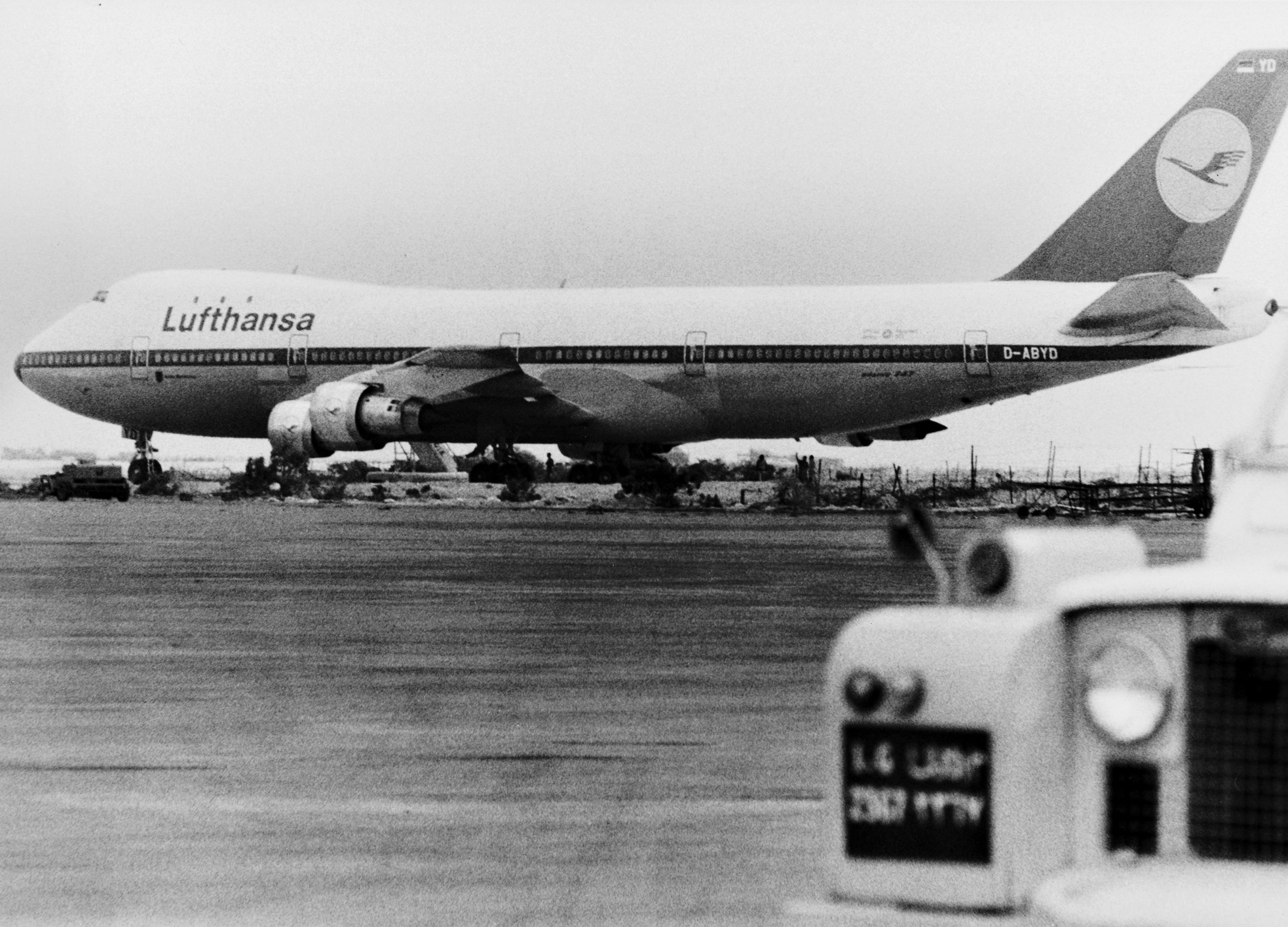 Round the clock: Lufthansa's crisis manage- ment team during the hijacking of a Lufthansa Boeing B747 to Aden, Yemen.