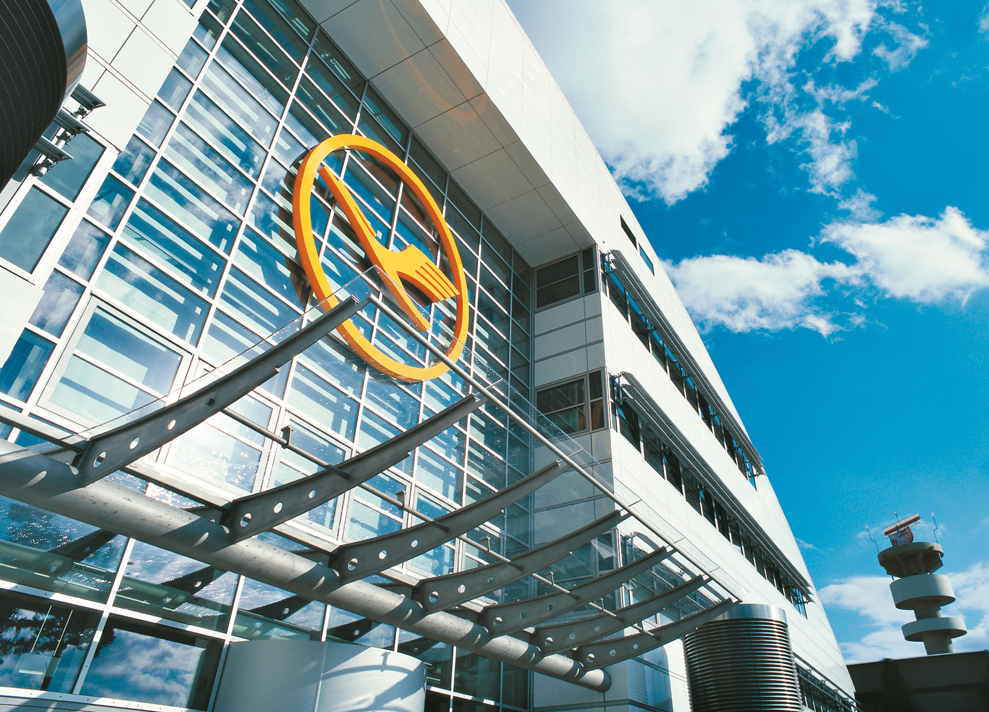 With its new Training Center at Frankfurt Airport, Lufthansa Flight Training is optimally prepared for tomorrow's competitive markets.
