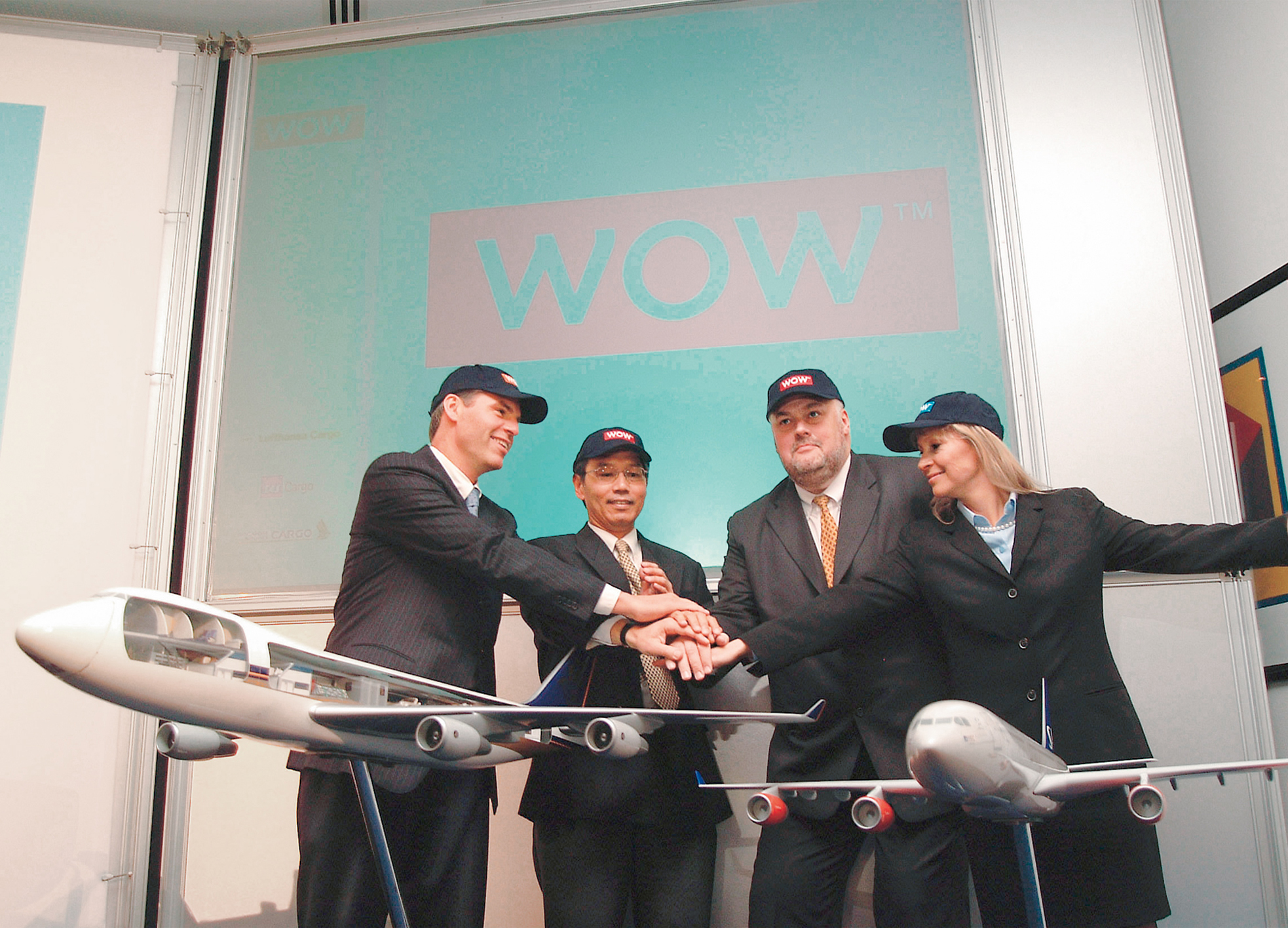 The global alliance for air freight: Lufthansa Cargo, SAS Cargo and Singapore Airlines Cargo were the founding members of WOW. Soon thereafter, Japan Airlines Cargo joined the alliance.