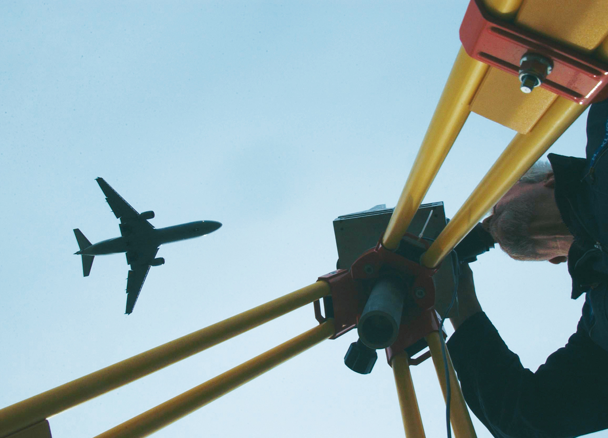 Noise-measuring flights with a Boeing MD-11 operated by Lufthansa Cargo.