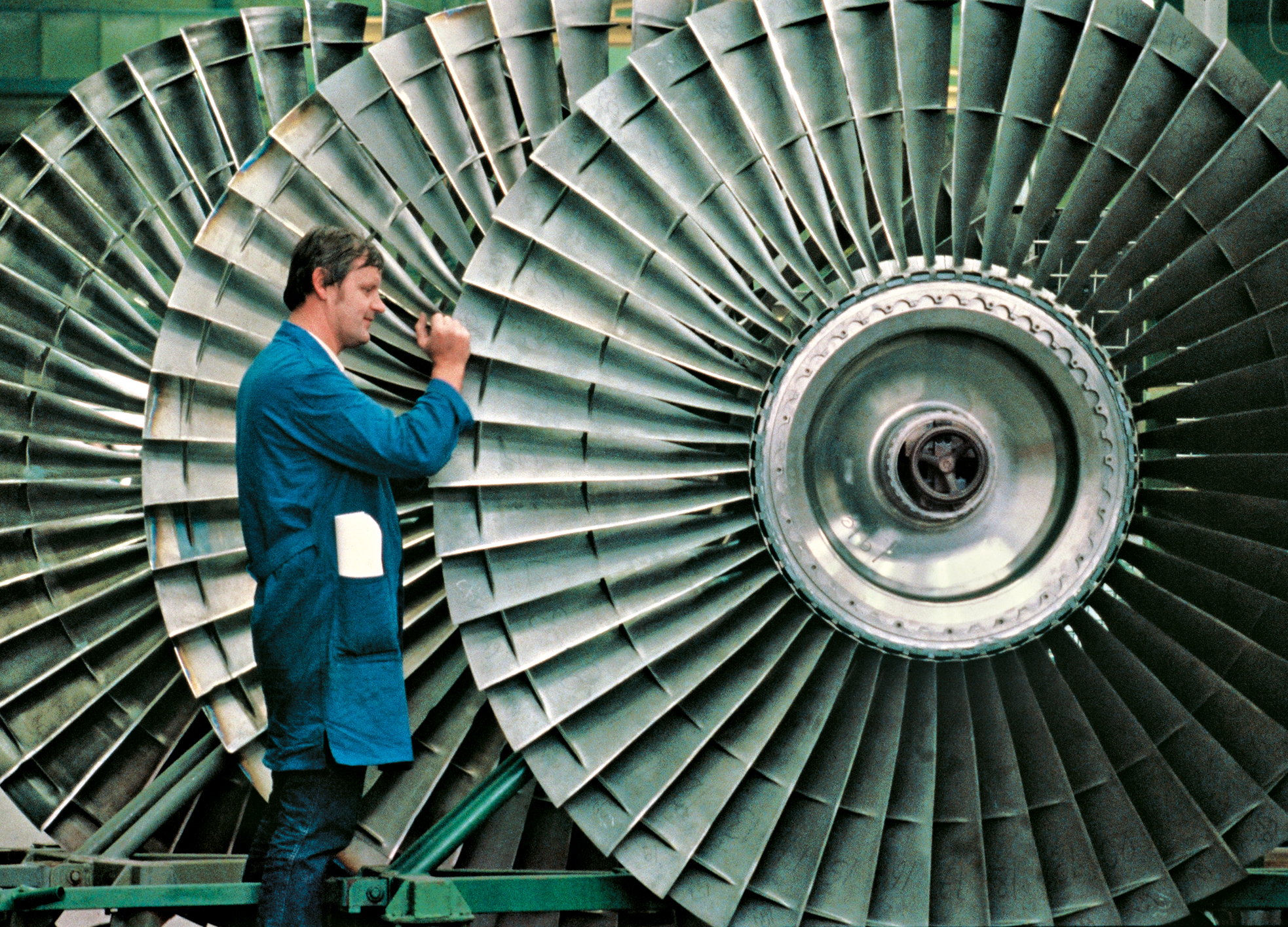 Expertise in engineering: At Lufthansa, the  number one priority is safety and the highest technical standards for its aircraft. Other  airlines benefit from this competence, too,  when Lufthansa maintains, overhauls, converts or outfits aircraft on their behalf.