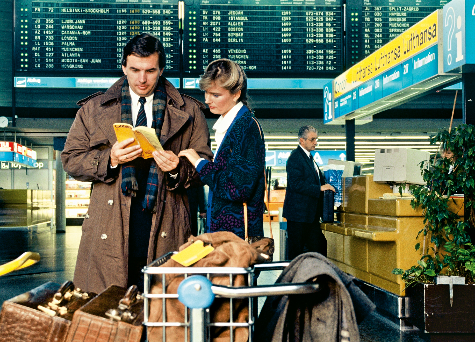 Being busy, in a hurry, pressed for time - these are all features of everyday life. Lufthansa meets  its customers' needs by using state-of-the-art reservations systems and ground handling, offering a timetable in tune with demand and painstakingly maintaining aircraft of the latest generation.